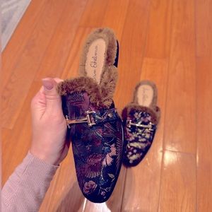Sam Edelman furry mules 5.5